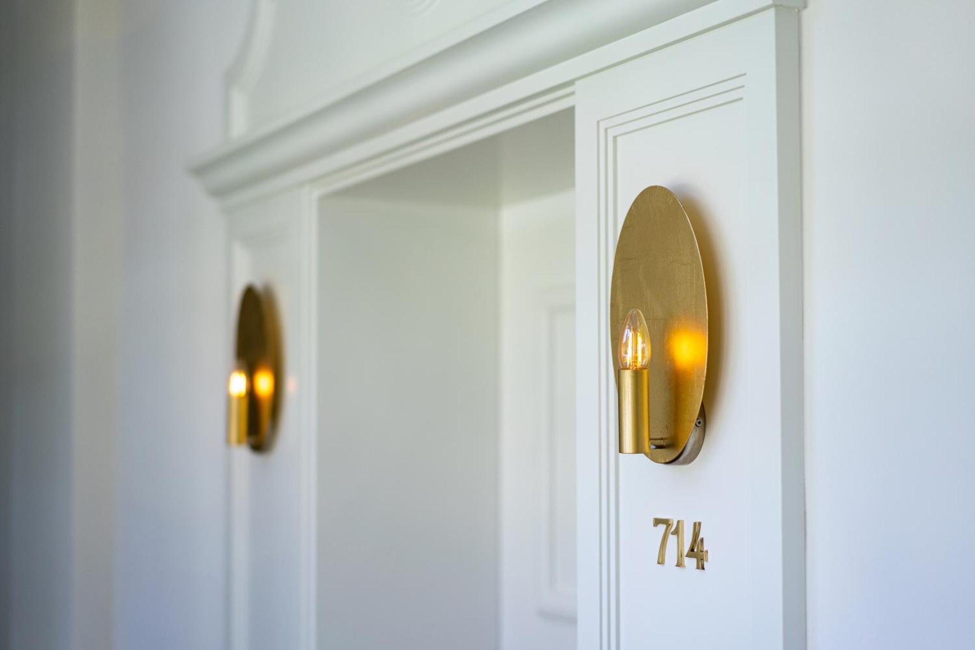 Das Тегернзее Екстериор снимка A pair of wall lights